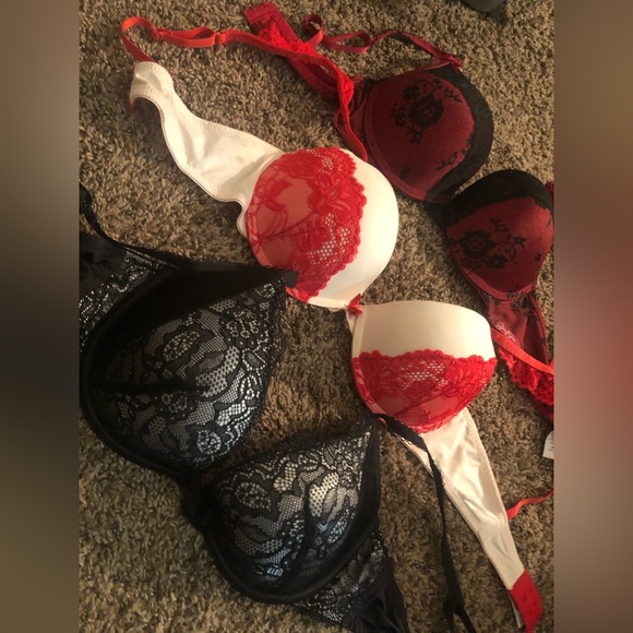 Victoria’s Secret Bra Bundle - Picture 7 of 8